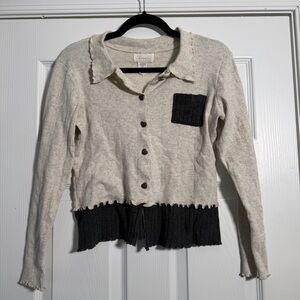 Vintage Y2K Light Grey and Dark Grey Cardigan With Metal Heart Buttons